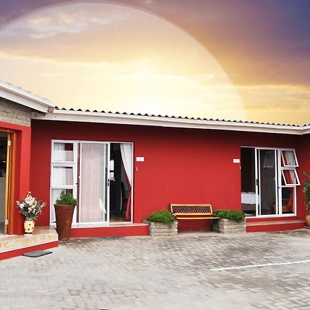 Tina'S Bed And Breakfast Swakopmund Exterior photo