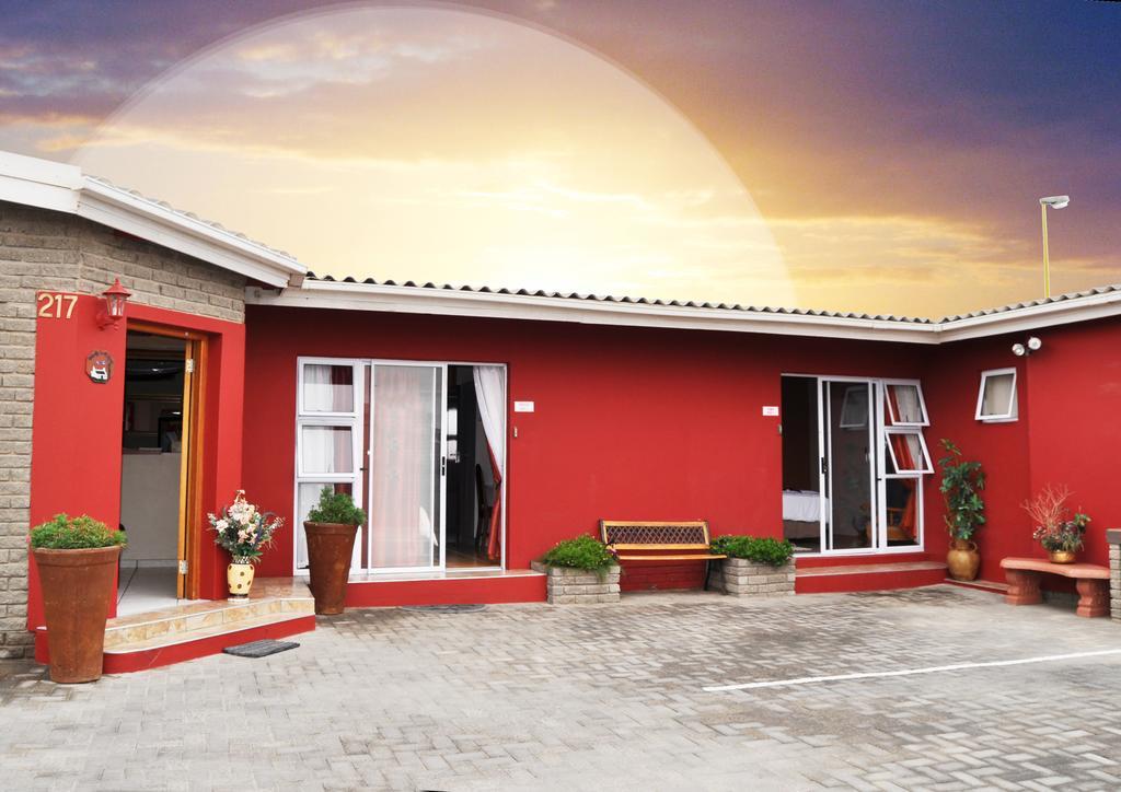 Tina'S Bed And Breakfast Swakopmund Exterior photo